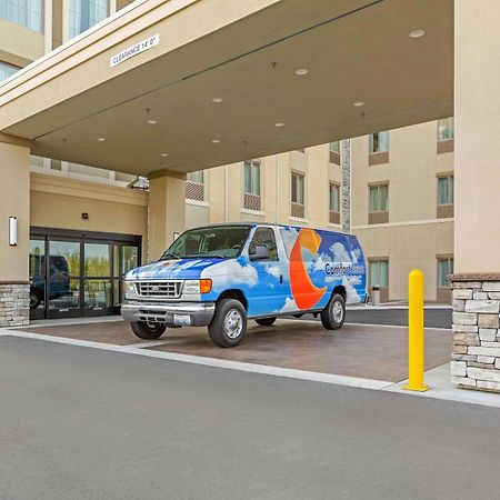 Comfort Suites Burlington Near I-5 Bagian luar foto