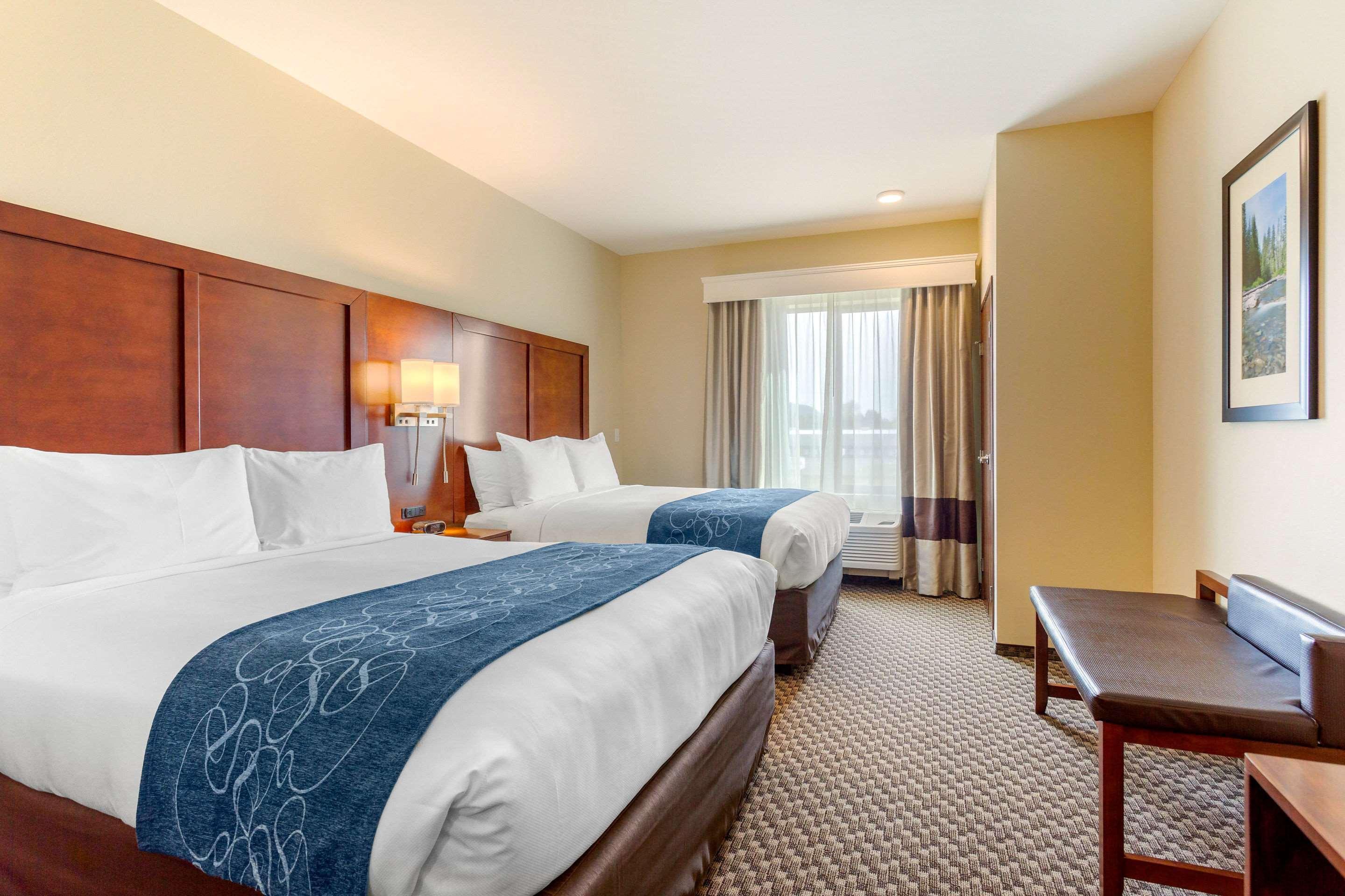 Comfort Suites Burlington Near I-5 Bagian luar foto