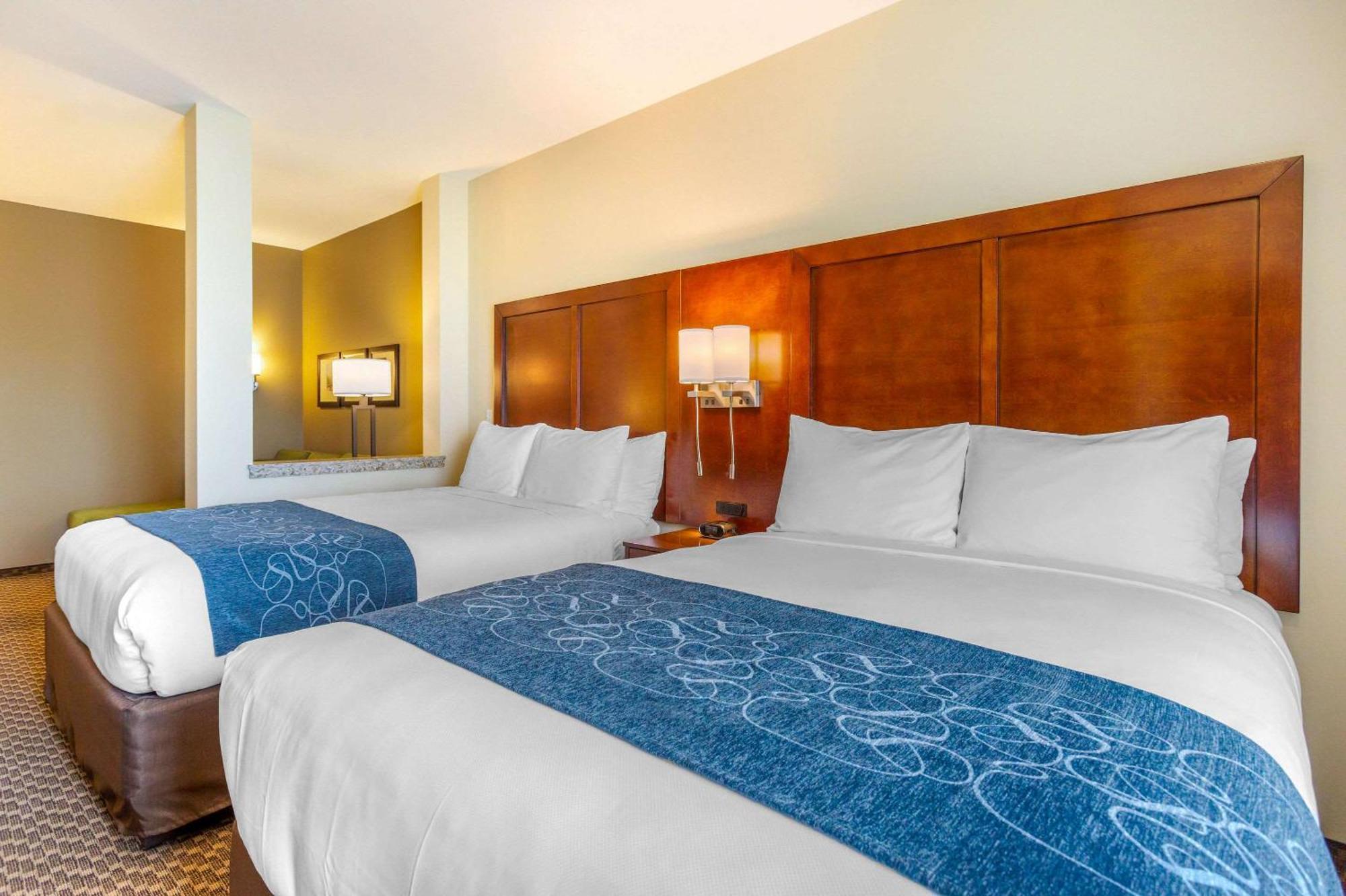 Comfort Suites Burlington Near I-5 Bagian luar foto