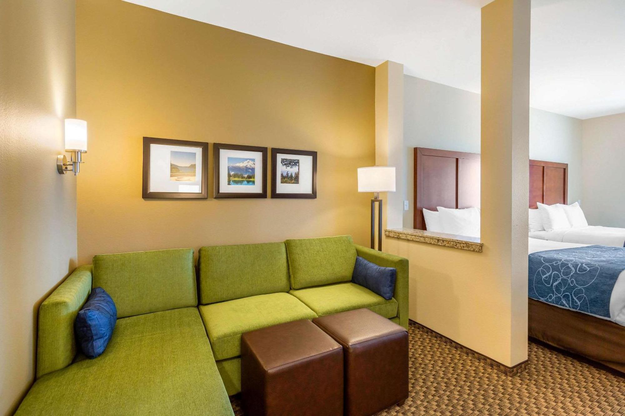 Comfort Suites Burlington Near I-5 Bagian luar foto