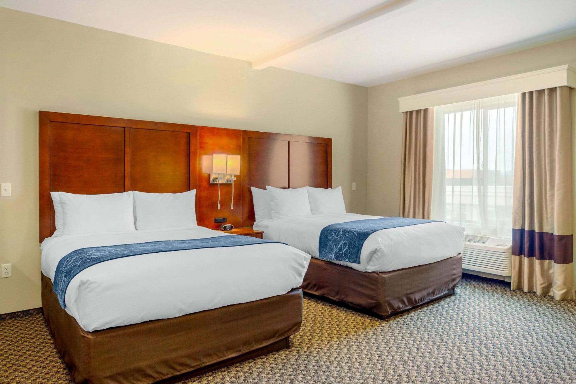 Comfort Suites Burlington Near I-5 Bagian luar foto