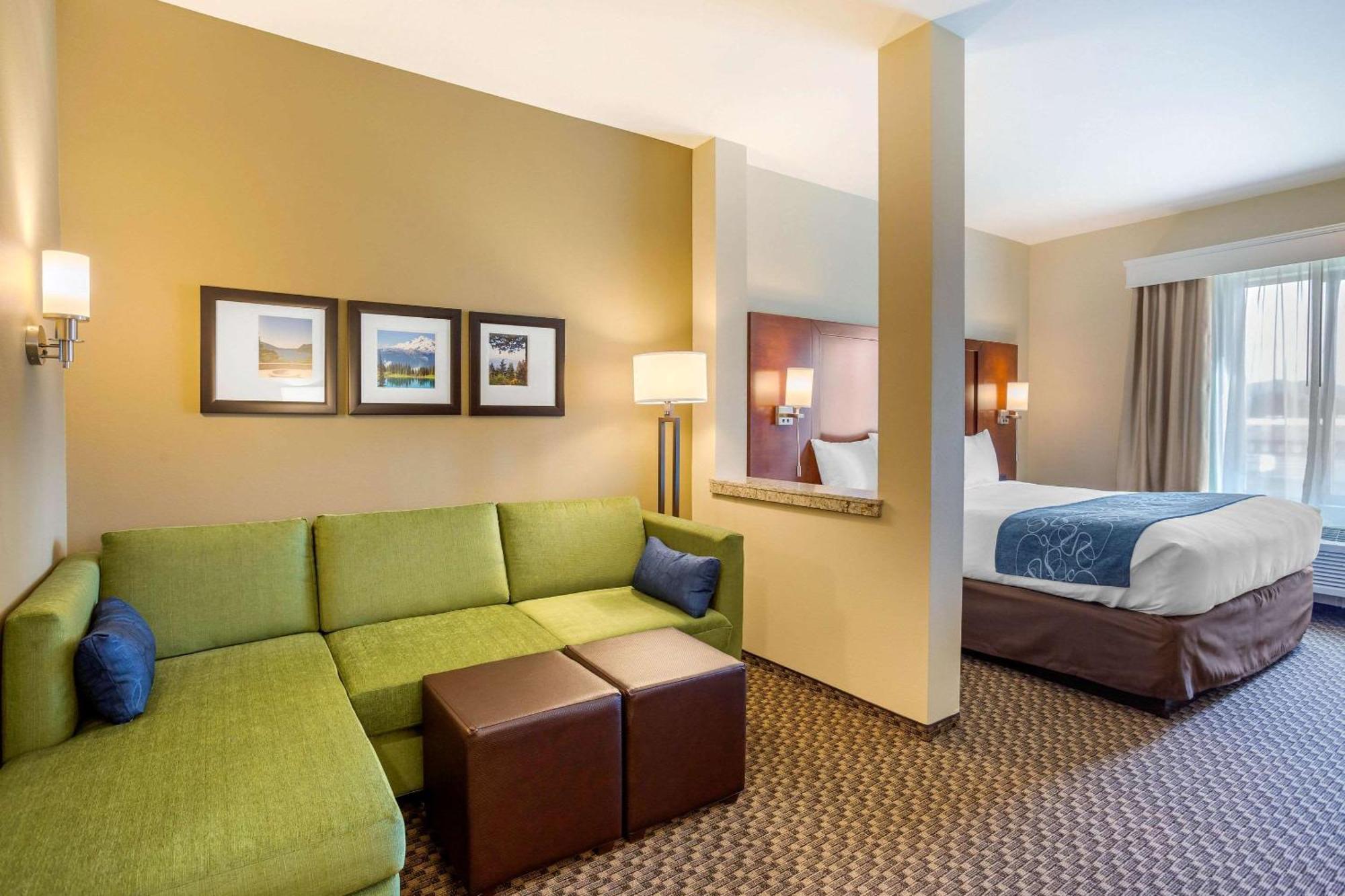 Comfort Suites Burlington Near I-5 Bagian luar foto